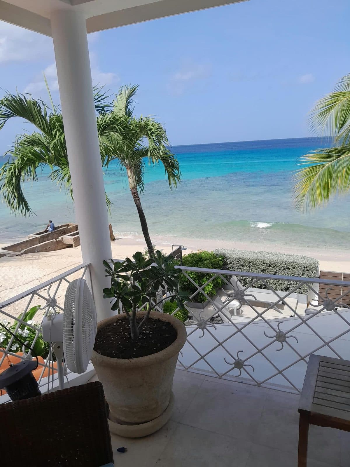 Beach terrace, turquoise water, mobile spa in Barbados